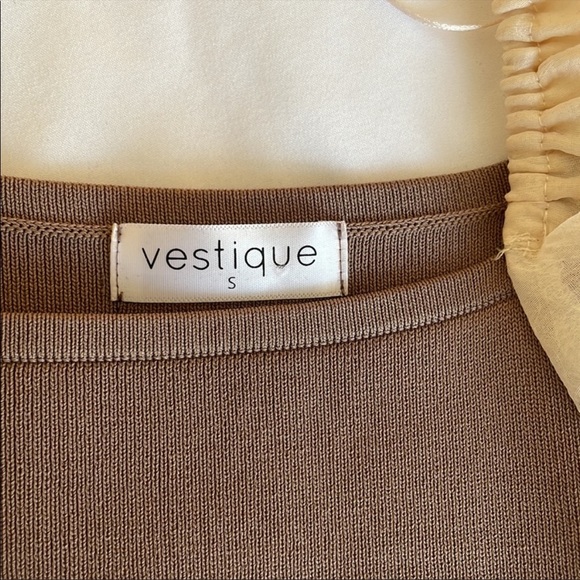 Vestique Puff Sleeve Top - Picture 5 of 5